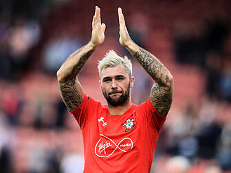 Charlie Austin signs for Champ...